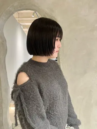 ショート 切りっぱなしボブ/ 艶カラー/綾莉のヘアスタイル