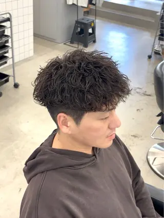 ショート パーマ メンズ なりたひろと / フェザーパーマのヘアスタイル