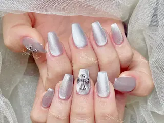 ネイル 🦋 Queenieのネイルデザイン