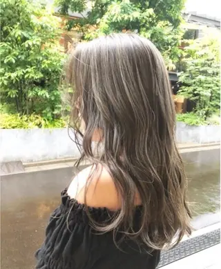 カラー 🫧ハイライトモデル 募集🫧溝口結麻のヘアスタイル