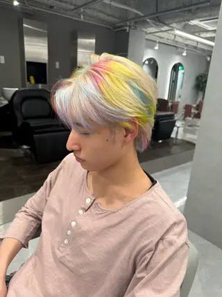 ショート メンズ ホワイトカラー/梅田 デザインカラー/しんのヘアスタイル