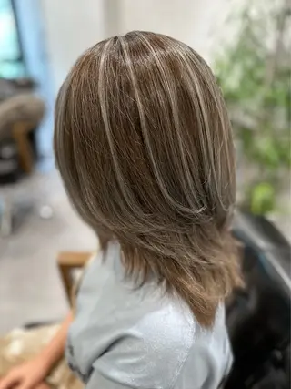 ミディアム カラー アダチ コウスケのヘアスタイル