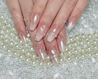 ネイル 🦋 Queenieのネイルデザイン