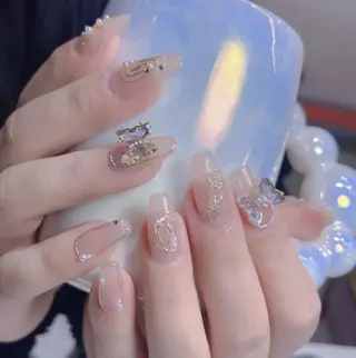 ネイル Queens 榊 まおのネイルデザイン