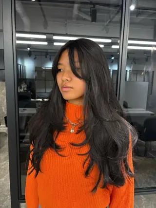 ロング karin🪩海外風 バタフライカットのヘアスタイル