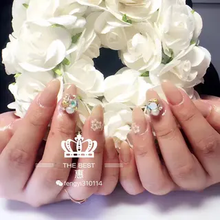 ミディアム めぐみのネイルサロン スタッフ練習のネイルデザイン