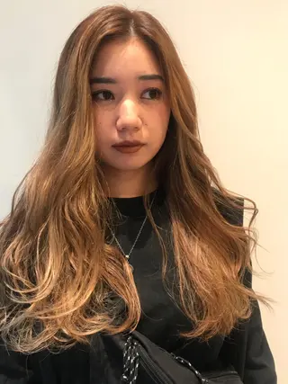 ロング カラー mana 暖色カラーカットのヘアスタイル