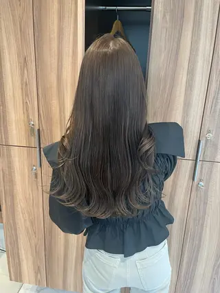 ロング カラー ブリーチなし 寒色カラーのヘアスタイル