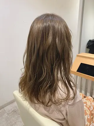 セミロング カラー 酸性ストレート/ブリ ーチなしWカラー河本のヘアスタイル