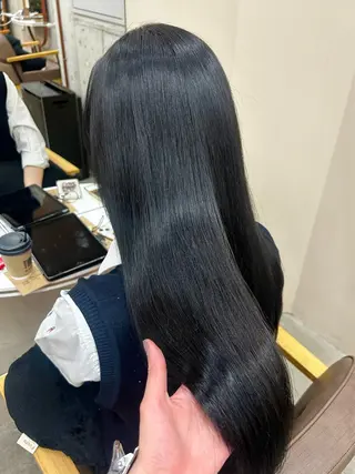 ロング カラー 顔周りレイヤー/ ふわあいりのヘアスタイル