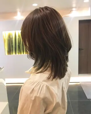セミロング カラー チーフデザイナー 若林 麻衣のヘアスタイル