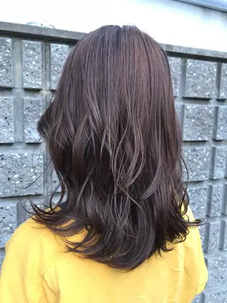ミディアム カラー いけだ ひかり ハイライトくびれヘアのヘアスタイル