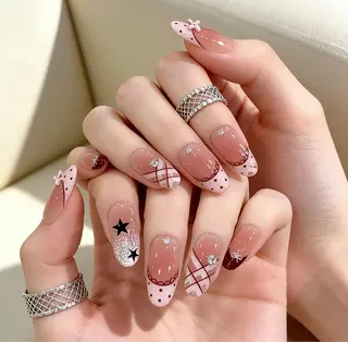 ネイル Lynn_ Nailのネイルデザイン