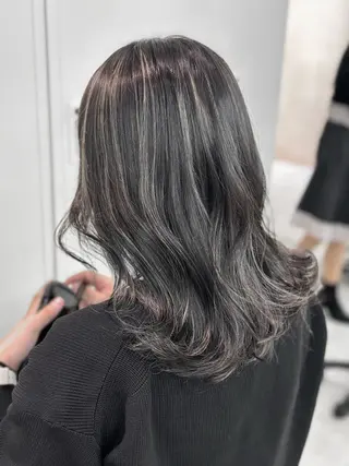 セミロング カラー 🤍透明感カラー🤍 Moeのヘアスタイル