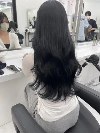 カラー 韓国風暗髪🐈‍⬛ KOUMI🪽のヘアスタイル