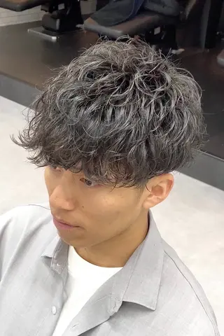ショート パーマ 会社で浮かない ビジネスヘア/心斎橋のヘアスタイル