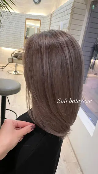 ミディアム 鈴木 妃帆未のヘアスタイル