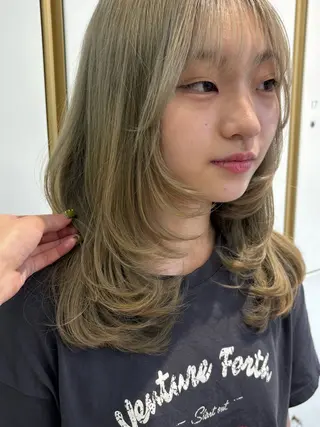 セミロング shoko/ 海外ガール風パーマのヘアスタイル