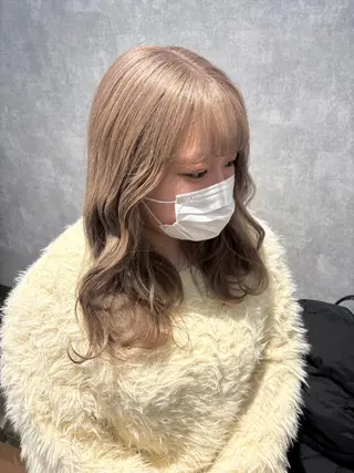 セミロング 🌐NATSUMI 🌐【寒色カラー】のヘアスタイル