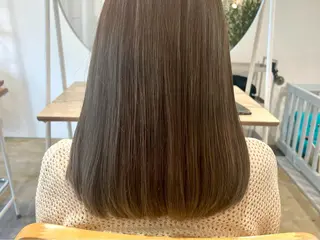 セミロング カラー Time is mummyのヘアスタイル