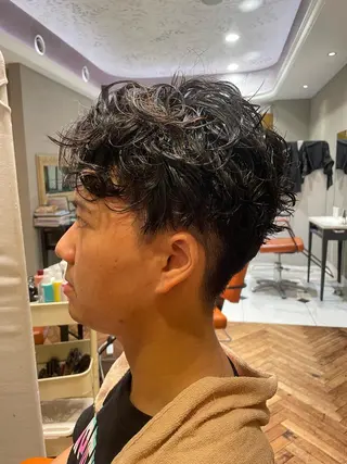 ショート パーマ メンズ 頭から整える美容師 松田のヘアスタイル