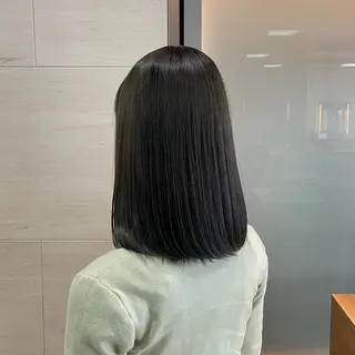 ミディアム カラー 垢抜け小顔レイヤー オリーブ/スミレのヘアスタイル