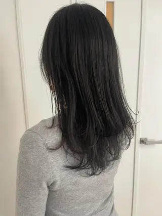 セミロング 𝓜𝓮𝓛𝓲𝓟 冨樫果楠のヘアスタイル