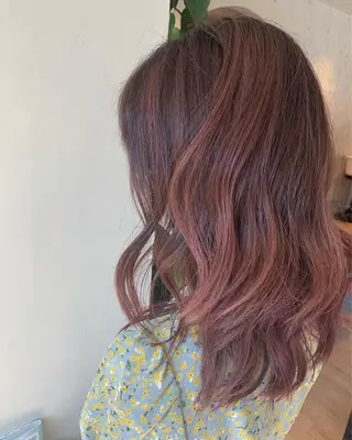 セミロング カラー パーマ 白髪ぼかしハイライト 柳川拓哉のヘアスタイル