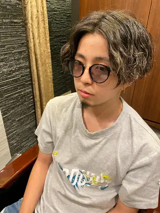 ミディアム パーマ メンズ ヒロ銀座ヘアーサロン BARBER SHOP広島本店所属・岡本 宗士のヘアスタイル