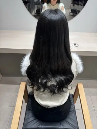 ロング カラー 吉田 美咲のヘアスタイル