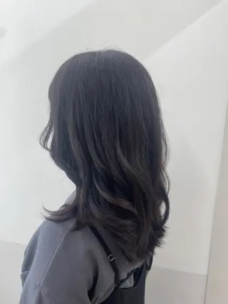 セミロング マツモト シゲキのヘアスタイル