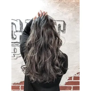 ロング EIGHT plum TOKIOリミテッドのヘアスタイル
