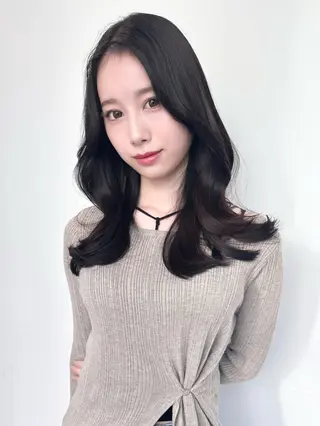ロング カラー 伊藤 美奈穂のヘアスタイル