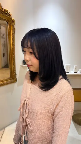 ミディアム 🩶ハイトーン🖤 URARAのヘアスタイル