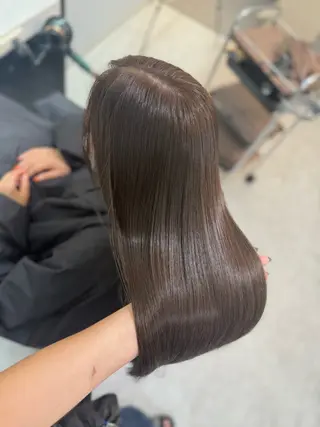 ロング カラー 岡留 愛美のヘアスタイル