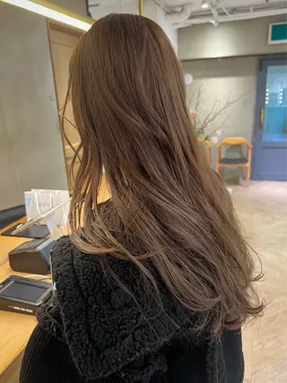 ロング 似合わせレイヤー ＆透明感カラーのヘアスタイル
