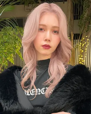 ロング カラー 抜きっぱなしブロンド /ハイトーン/カナタのヘアスタイル