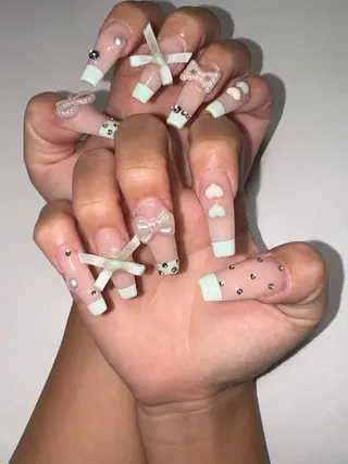 ロング LaLa Peach 崎原のネイルデザイン