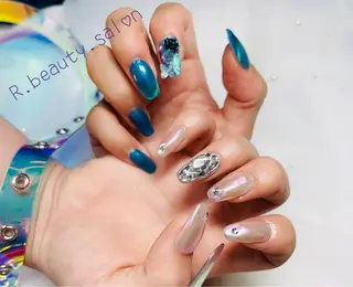 ネイル R.beauty サロンのネイルデザイン