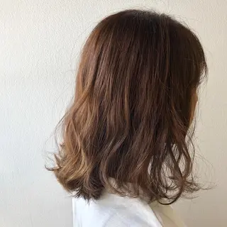 ミディアム カラー 菅沢 奈生のヘアスタイル