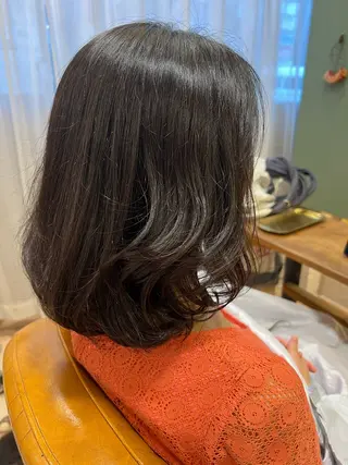 ミディアム クロサワ ヨーコのヘアスタイル