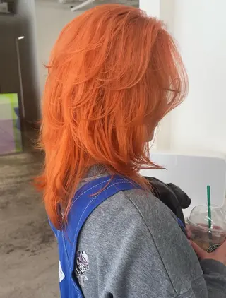 ミディアム 乕谷 美潮のヘアスタイル