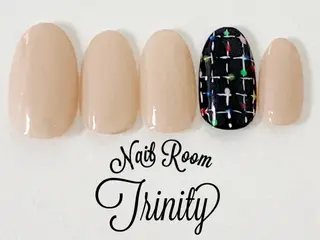 ネイル Trinity ネイリストスタッフのネイルデザイン