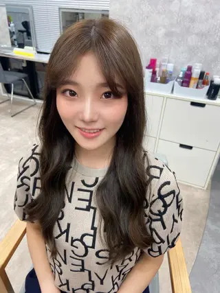 ロング カラー MOMO艶髪 🩵モテカラーのヘアスタイル