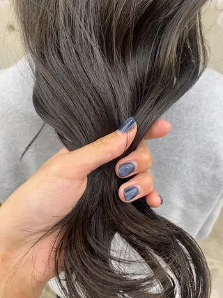 ロング カラー KVELL ユナのヘアスタイル