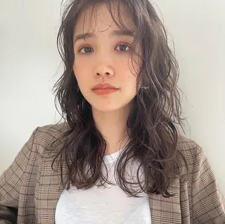 ミディアム パーマ 大人レイヤー×艶髪 小久保　春暁のヘアスタイル