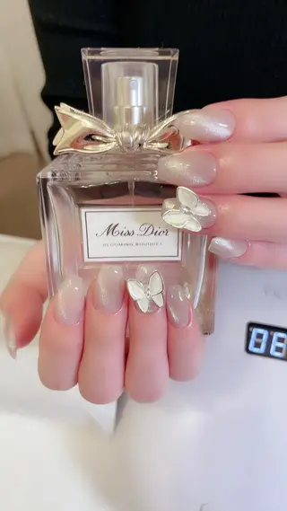 セミロング カラー ネイル Petite Cannelleのネイルデザイン