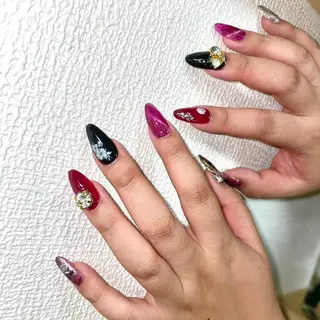 ロング see love gritterのネイルデザイン