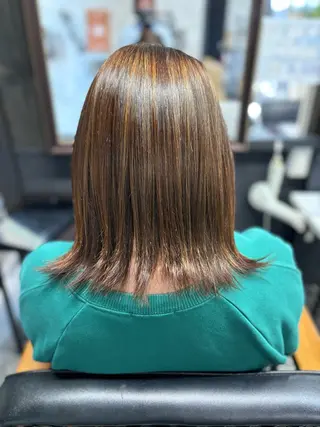 ミディアム 安田 恵のヘアスタイル