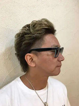 ショート カラー パーマ 鈴木 英治のヘアスタイル